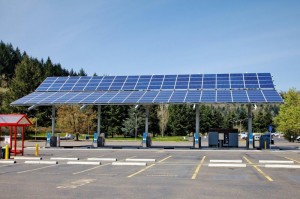 Paneles solares para recargar coches eléctricos 